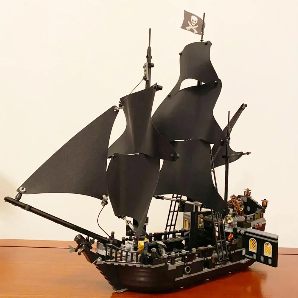 Pirates Of The Caribbean Ship - 875pcs